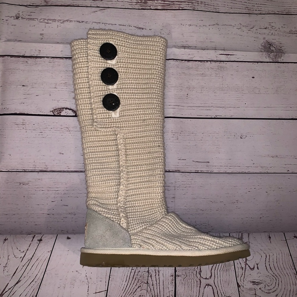 Ugg Classic Cardy Knit Boots Cream colored Size 7